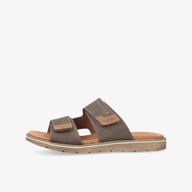 Seitliche Ansicht einer bequemen Ledersandale mit verstellbarem Klettverschluss und rutschfester Sohle