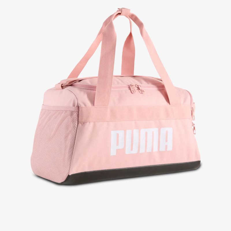 Robuste und geräumige Sporttasche mit praktischem Stauraum und stylischem Design in hellem Rosa