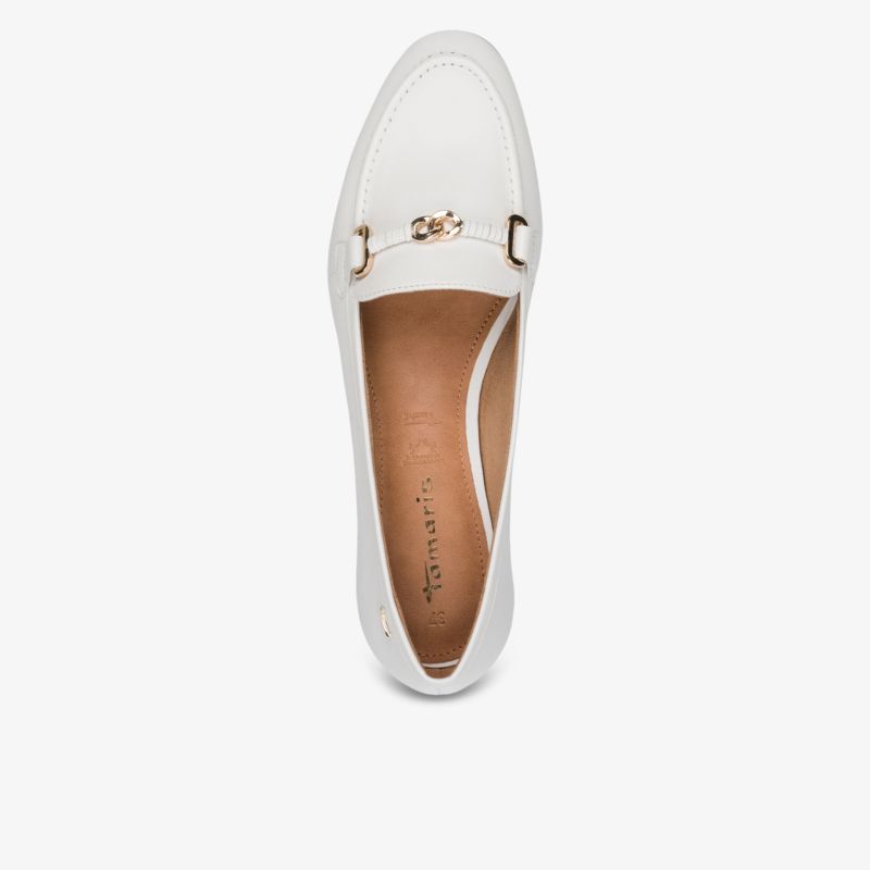 Eleganter weißer Slipper mit goldener Schnalle, komfortabel und modisch für vielseitige Nutzung