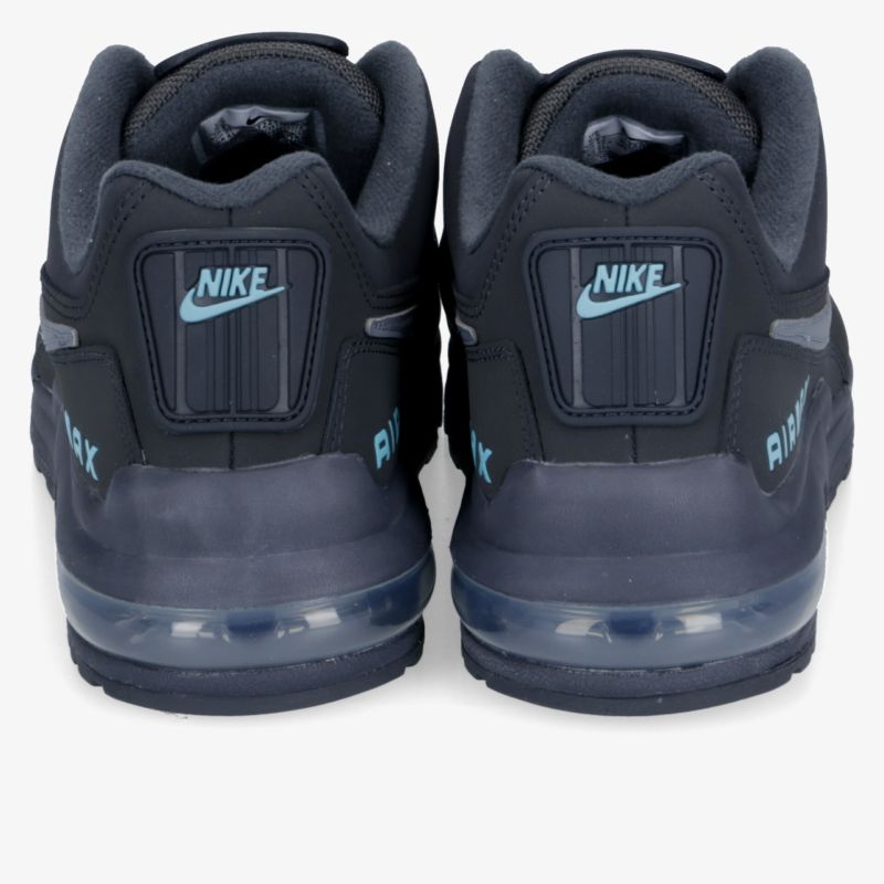 Rückansicht von robusten, gepolsterten Nike Air Max Schuhen mit sichtbar stoßdämpfender Sohle