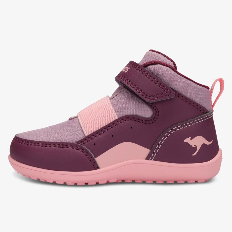 Robuster Kinderschuh mit atmungsaktivem Obermaterial und rutschfester, flexibler Sohle für bequemen Halt