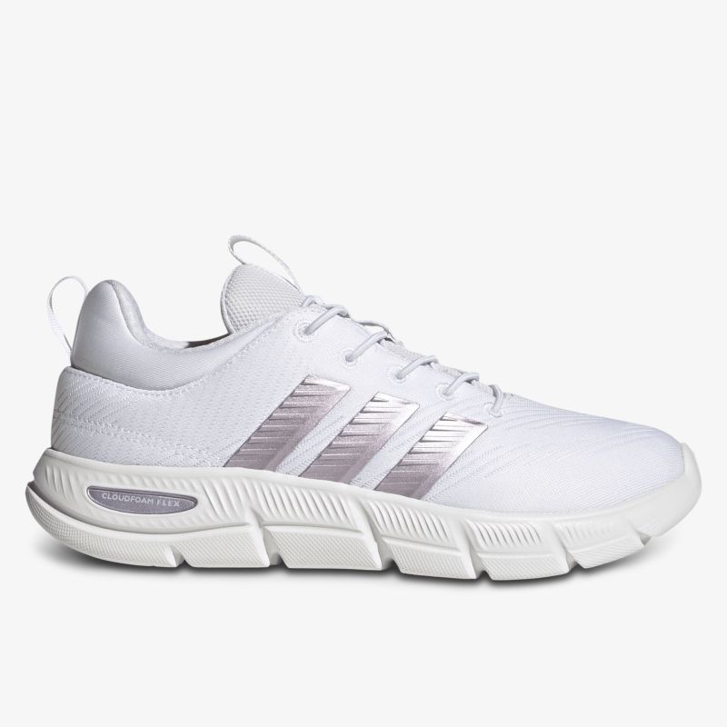 Moderner leichter Sneaker mit atmungsaktivem Material und flexibler Sohle in klarer Seitenansicht