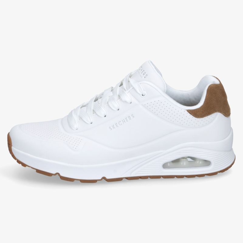 Moderner weißer Sneaker mit Luftpolstersohle und gepolstertem Einstieg bietet hohen Tragekomfort und sportliches Design