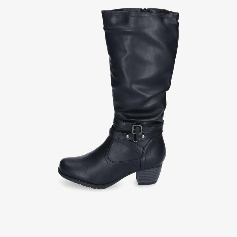 Schwarzer hoher Stiefel in eleganter Seitenansicht mit weicher Optik, dekorativer Schnalle und bequemem Blockabsatz.