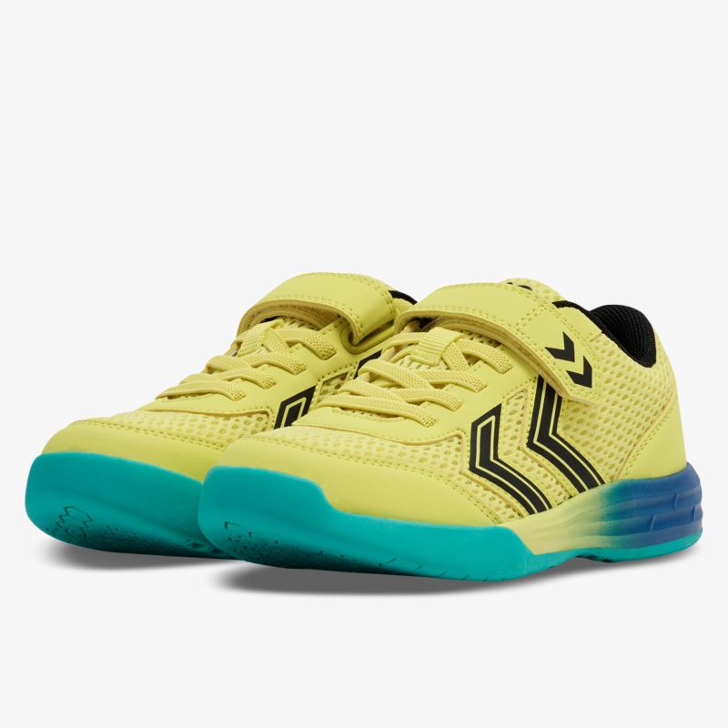 Leichte gelbe Sportschuhe mit türkisfarbener Sohle und Klettverschluss, ideal für sportliche Aktivitäten.