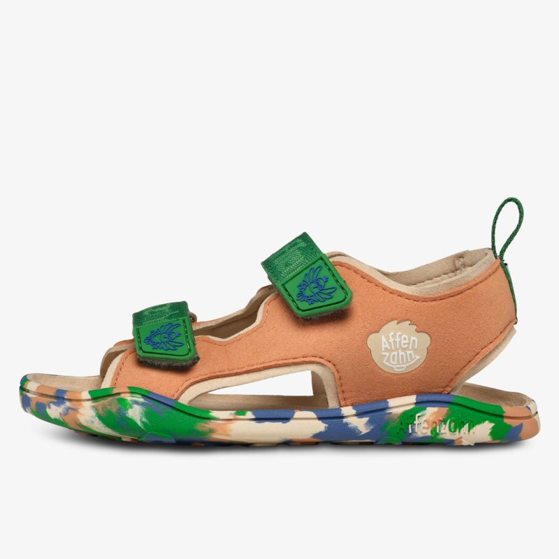 Bequeme Sandale mit farbenfroher Sohle und doppelten Klettverschlüssen.