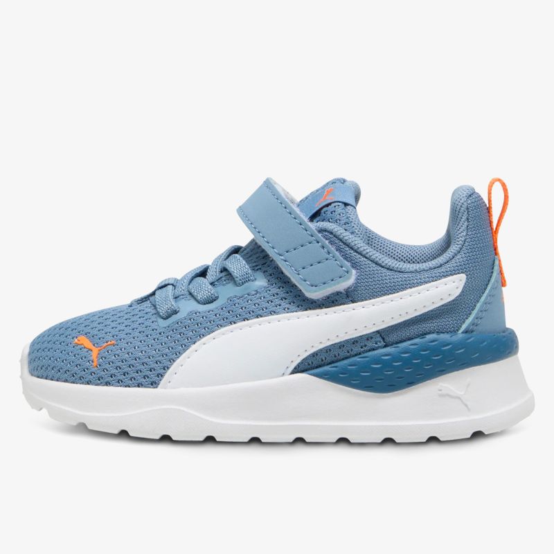 Leichter atmungsaktiver Sportschuh mit rutschfester Sohle und praktischem Klettverschluss für optimalen Halt