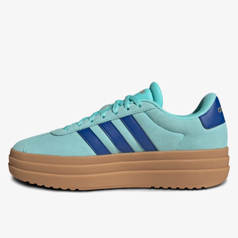 Moderner Sneaker mit hoher Plateausohle, bequem und sportlich, geschlossene Schnürung für optimalen Halt