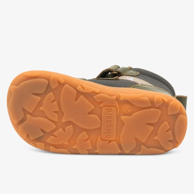 Robuste Gummisohle mit rutschfestem Profil für sicheren Halt und langanhaltende Strapazierfähigkeit