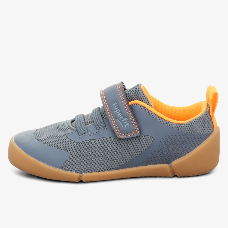 Bequemer und atmungsaktiver Sportschuh mit rutschfester Sohle für optimalen Halt