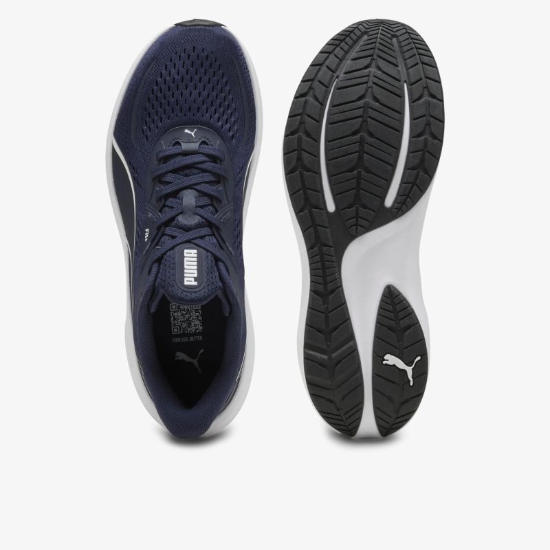 Leichter sportschuh mit atmungsaktivem mesh und rutschfester profilsohle für optimale traktion