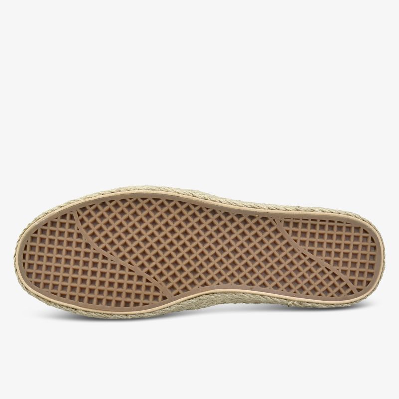 Robuste, rutschfeste Sohle für optimalen Halt und Komfort bei jedem Schritt.