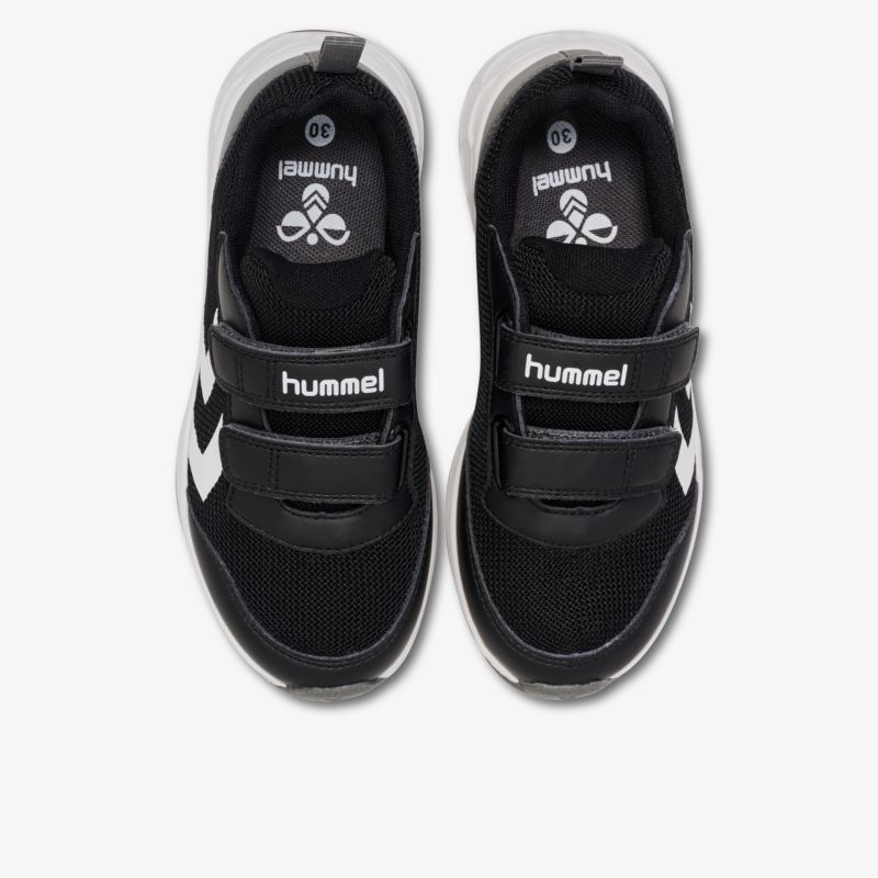 Komfortable und atmungsaktive Sportschuhe mit stabiler Konstruktion und leichter Schnürung in Draufsicht