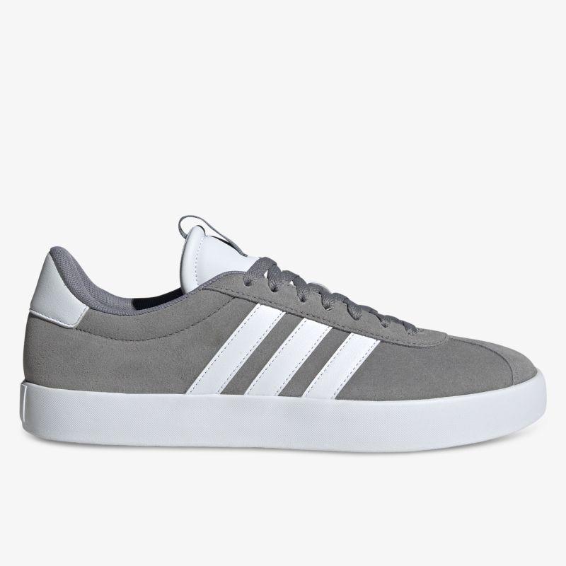 Grauer moderner Sneaker mit weiß gestreifter Seitenansicht und langlebiger, weißer Sohle, sportlich und bequem