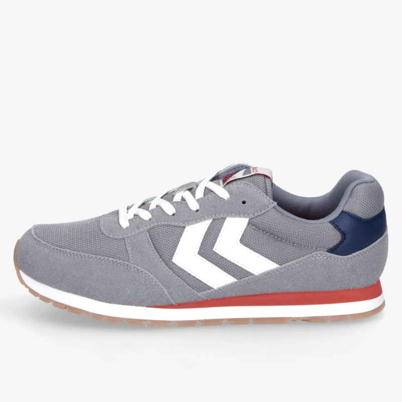 Leichter, bequemer Sneaker mit atmungsaktivem Material und rutschfester Sohle in moderner Seitenansicht