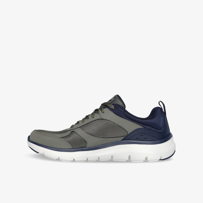 Seitliche Ansicht eines leichten Sportschuhs mit atmungsaktivem Material und flexibler, stoßdämpfender Sohle