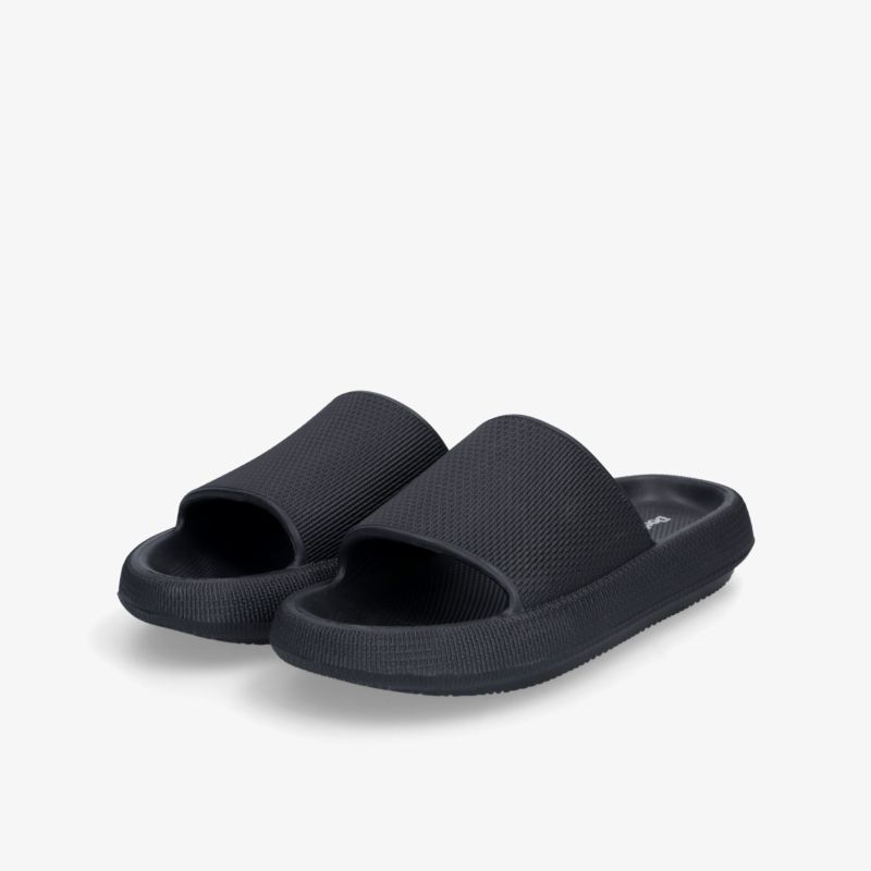 Schwarze Badelatschen mit offenem Zehenbereich und rutschfester Sohlenstruktur für hohen Tragekomfort