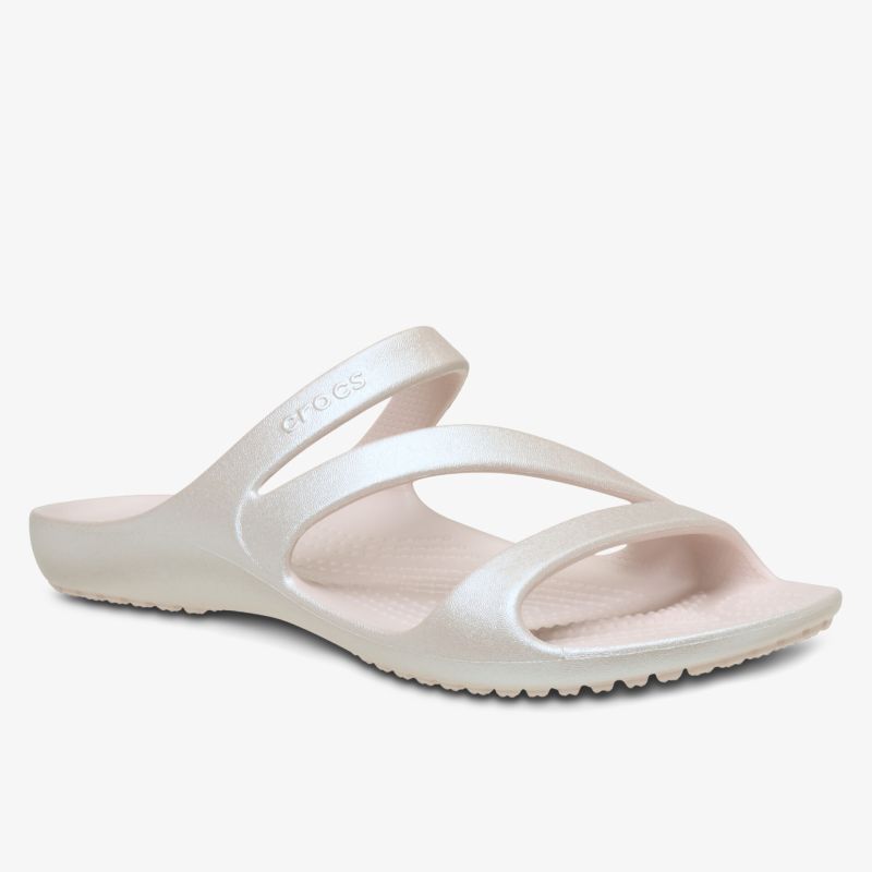 Bequeme leichte Sandalen mit rutschfester Sohle und komfortablem Fußbett in moderner Optik