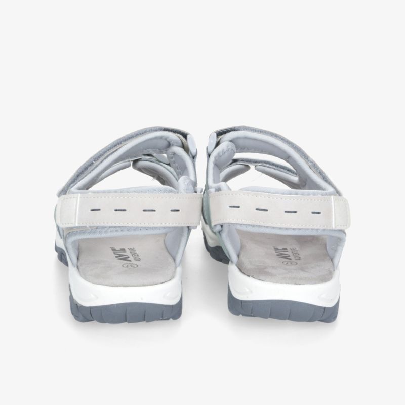 Rückansicht von sportlichen Sandalen mit verstellbaren Riemen und gepolstertem Fußbett für hohen Tragekomfort