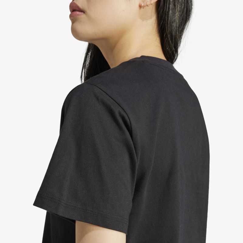 Schwarzes T-Shirt mit kurzem Ärmel und angenehmem Stoff, schlicht und bequem geschnitten