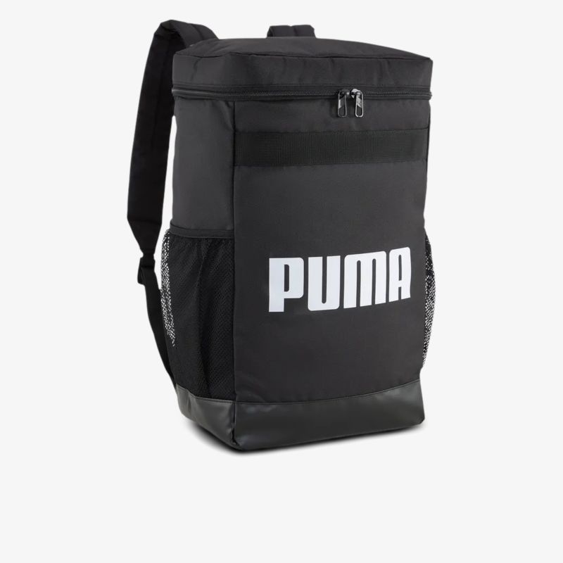 Schwarzer PUMA Rucksack mit großem Stauraum und markantem Logo, ideal für Alltag oder Sport