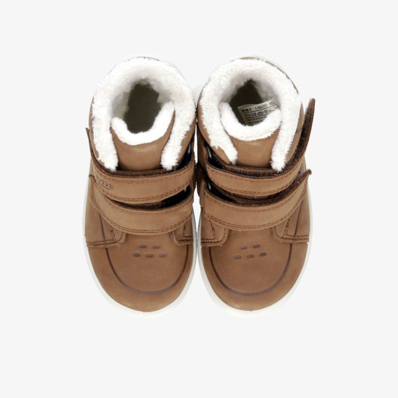 Braune Schuhe mit weicher, warmer Innenfütterung und praktischem Klettverschluss, bequem und robust