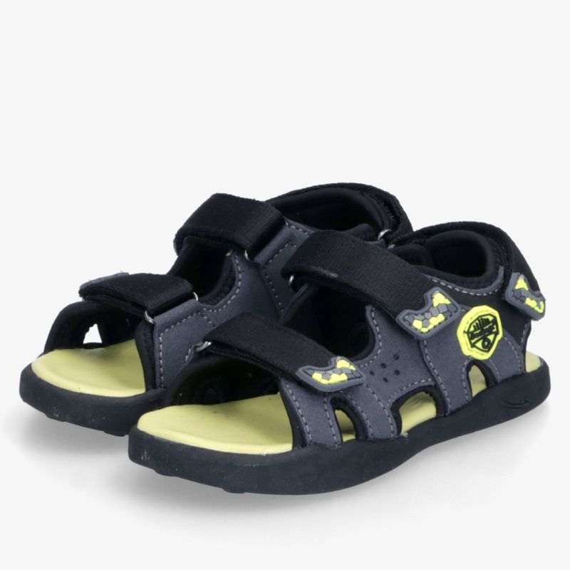 Sportliche und bequeme Kindersandalen mit verstellbaren Klettverschlüssen und rutschfester Sohle für optimalen Halt