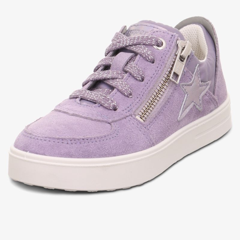 Moderner lila Sneaker mit Reißverschluss und Schnürsenkeln für hohen Tragekomfort