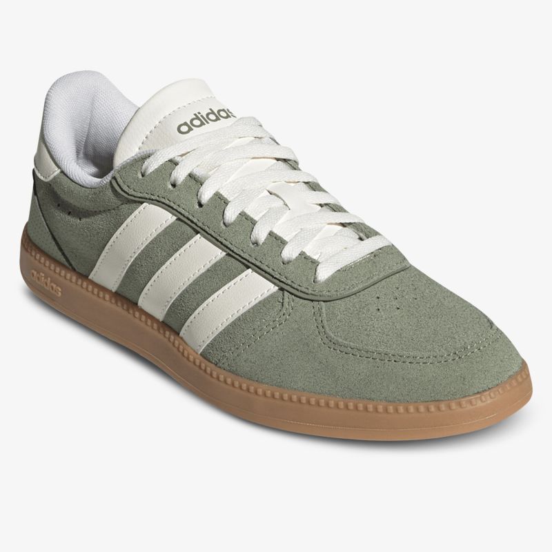 grün-grauer adidas Sneaker aus Wildleder mit charakteristischen drei weißen Streifen und robuster Gummisohle