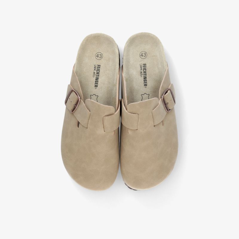 Bequeme Wildleder Clogs mit verstellbarem Riemen in Top-Down-Ansicht, weich und atmungsaktiv für lockeren Tragekomfort