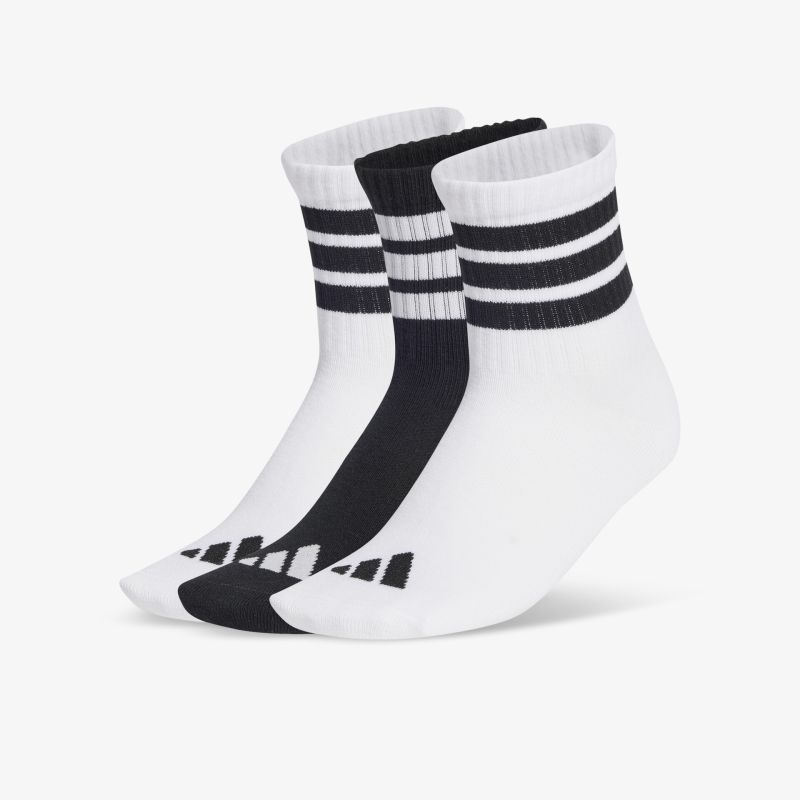 Drei sportliche, elastische Socken im 3er Set in Schwarz und Weiß mit angenehmem Tragekomfort und hoher Strapazierfähigkeit