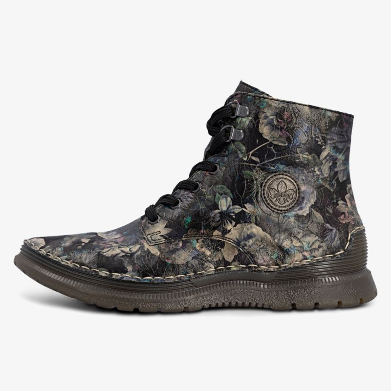 Seitliche Ansicht eines floral gemusterten Schnürstiefels mit bequemer und robuster Sohle