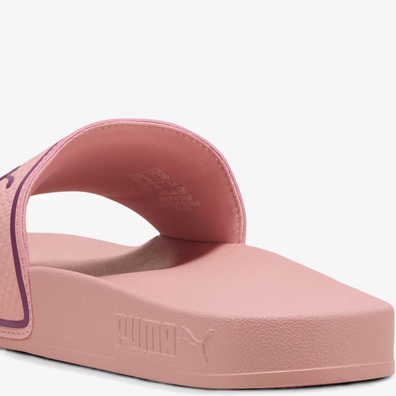 Bequeme schlichte rosa Sandale mit ergonomischer Passform und weichem Material