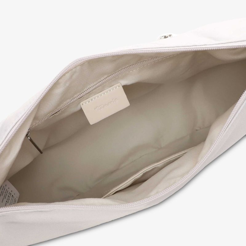 Innenansicht einer Tasche mit großem Hauptfach und Reißverschlussfach, leicht und praktisch