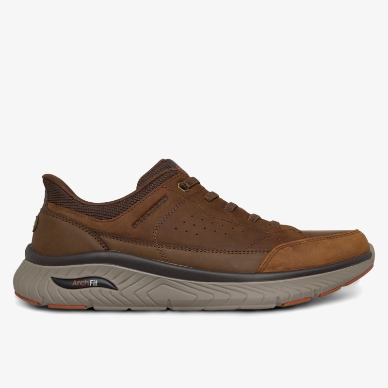Seitenansicht brauner Sportschuh mit robustem Profil und komfortabler Polsterung für den Alltag