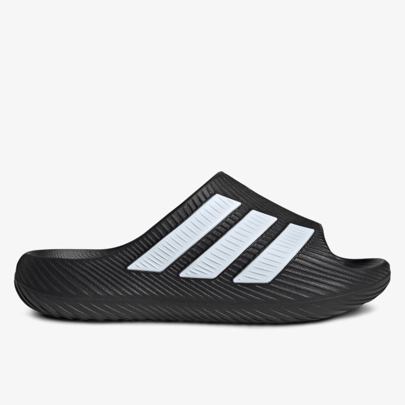 Schwarzer Sportslider mit rutschfester Sohle und bequemem Design für Alltag und Freizeit