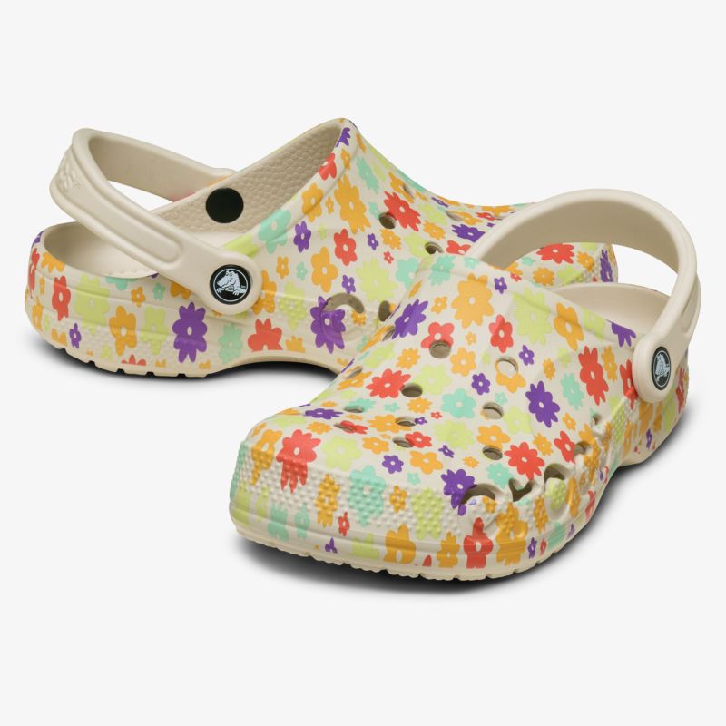Bequeme und leichte Clogs mit buntem Blumenmuster, ideal für Alltag und Freizeit mit praktischem Riemen