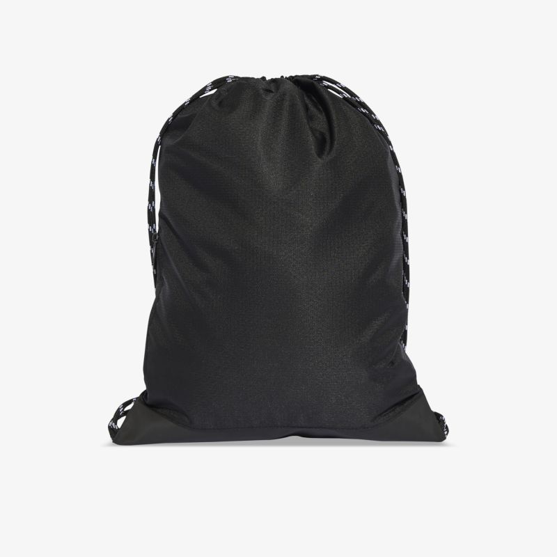 Schwarzer Rucksack aus leichtem Stoff mit praktischem Kordelzugverschluss, kompakt und vielseitig einsetzbar