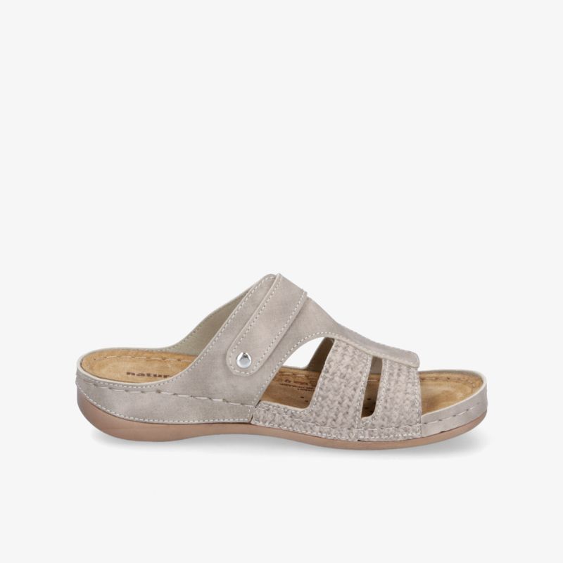 Bequeme Sandale mit weichem Fußbett und rutschfester Sohle für angenehmen und leichten Tragekomfort