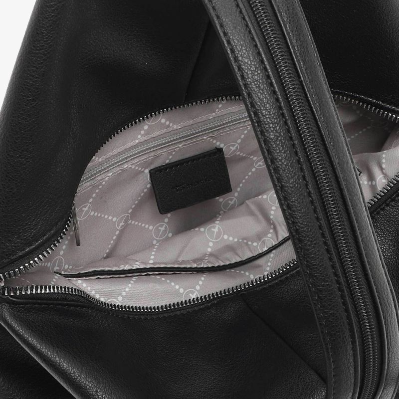 Detailansicht eines Reißverschlusses mit gestepptem Innenfutter und sauberer Naht für funktionalen Stauraum