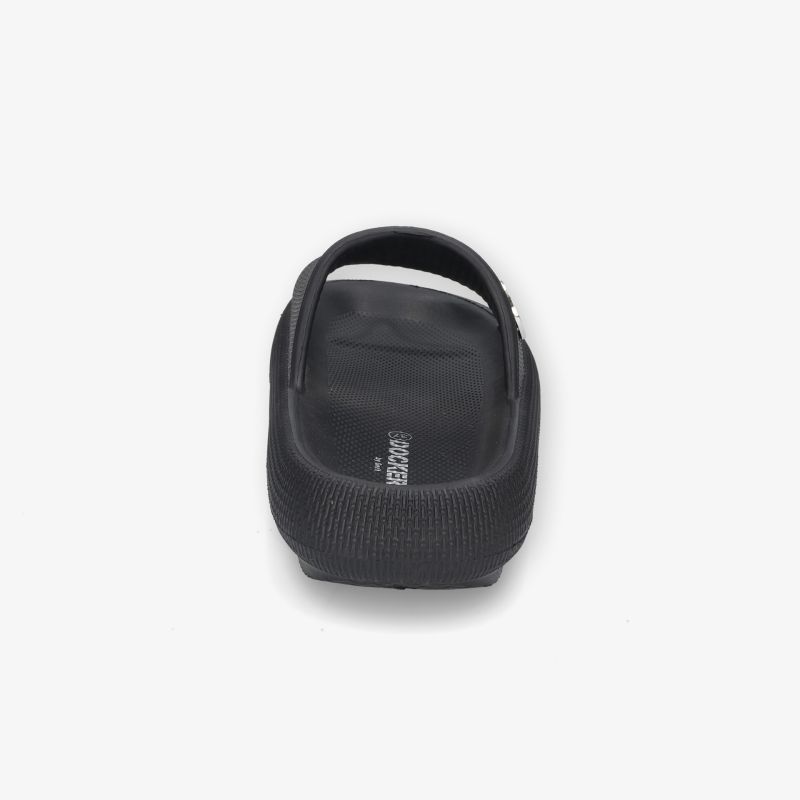 Schwarze Sandale mit gepolstertem Riemen und rutschfester Sohle in klarer Rückansicht für optimalen Halt