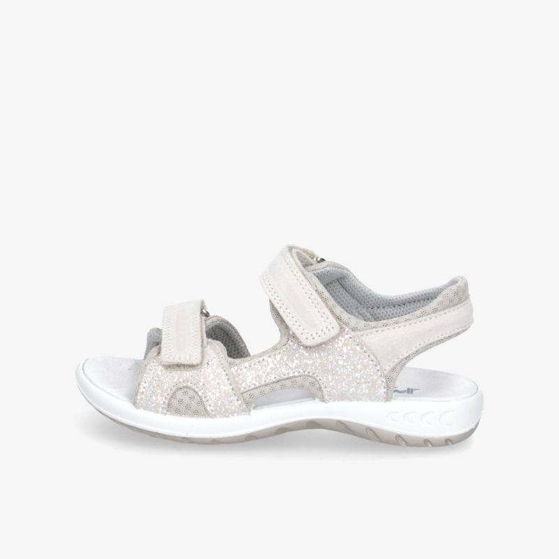 Leichte weiße Sandale mit verstellbaren Klettverschlüssen und gepolsterter Innensohle für ganztägigen Komfort