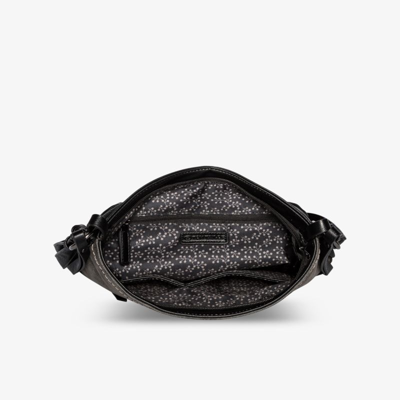Innenansicht der schwarzen Tasche mit strukturiertem Innenfutter und sicherem Reißverschluss, geräumig und praktisch