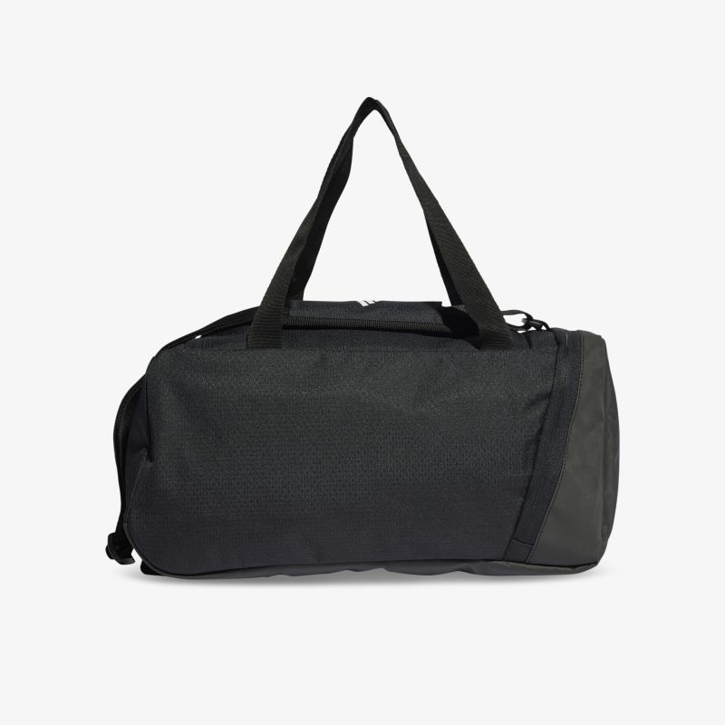Schwarze Sporttasche in Frontansicht mit robusten Tragegriffen und praktischem Reißverschluss