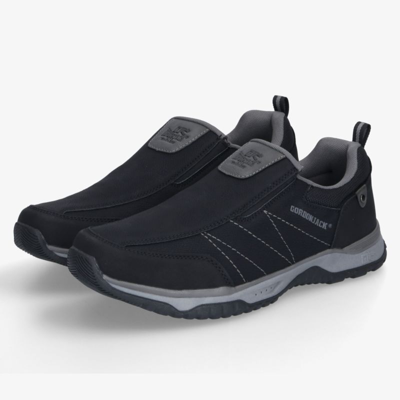 Schwarze Slip-on Sneaker mit sportlichem Design, gepolstertem Einstieg und profilierter, stoßdämpfender Laufsohle