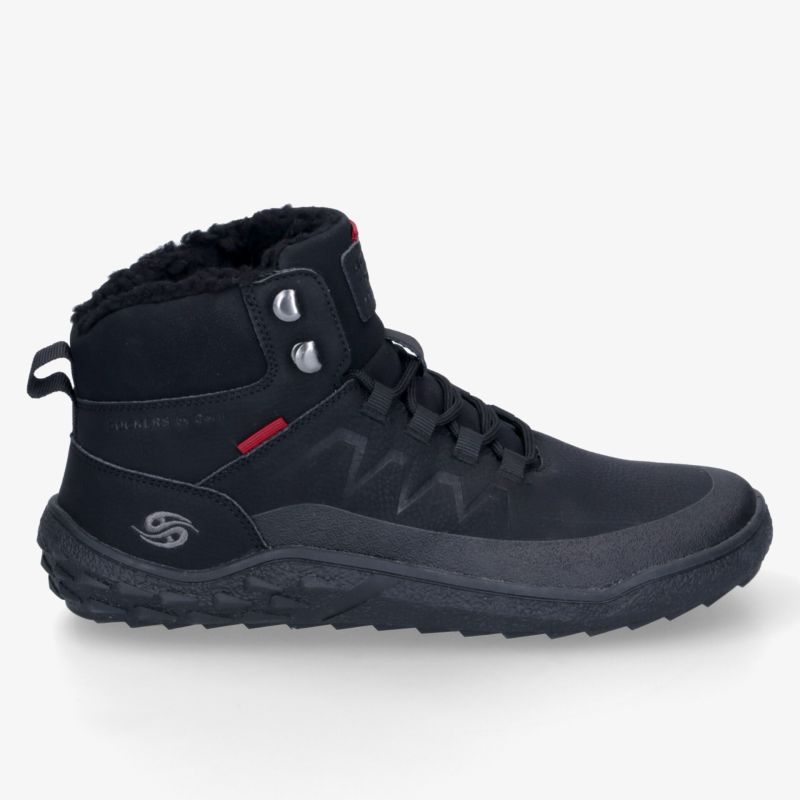 Schwarzer Outdoor-Schuh mit hohem Schaft, gepolsterter Zunge, Schnürung und markanter Profilsohle in seitlicher Ansicht.