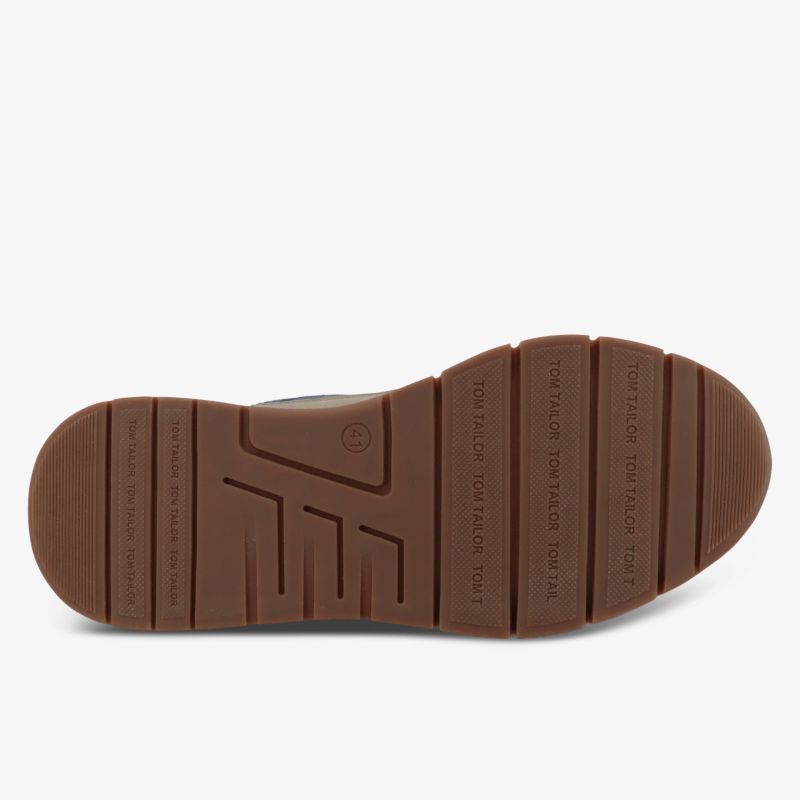 Robuste Schuhsohle mit rutschfestem Profil für sicheren Halt und langanhaltende Nutzung