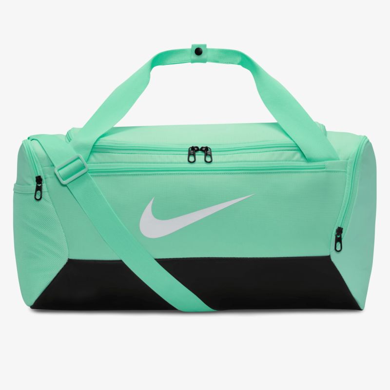 Robuste Nike Sporttasche in hellgrün mit verstellbarem Schultergurt und praktischen Reißverschlusstaschen