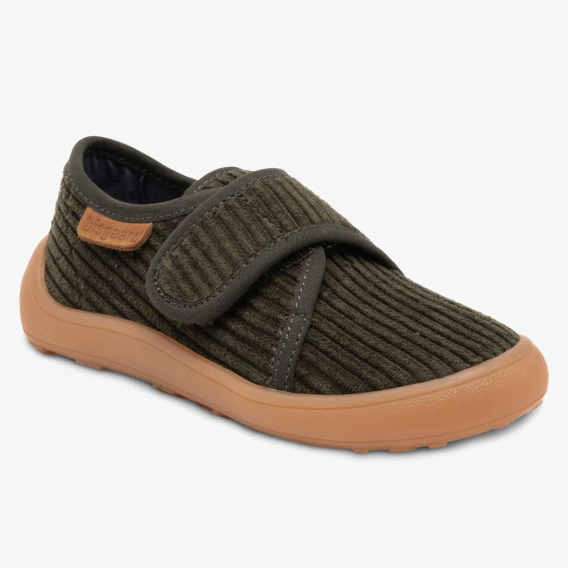 Bequemer Schuh mit atmungsaktivem Material und praktischem Klettverschluss für optimalen Halt und flexiblen Komfort