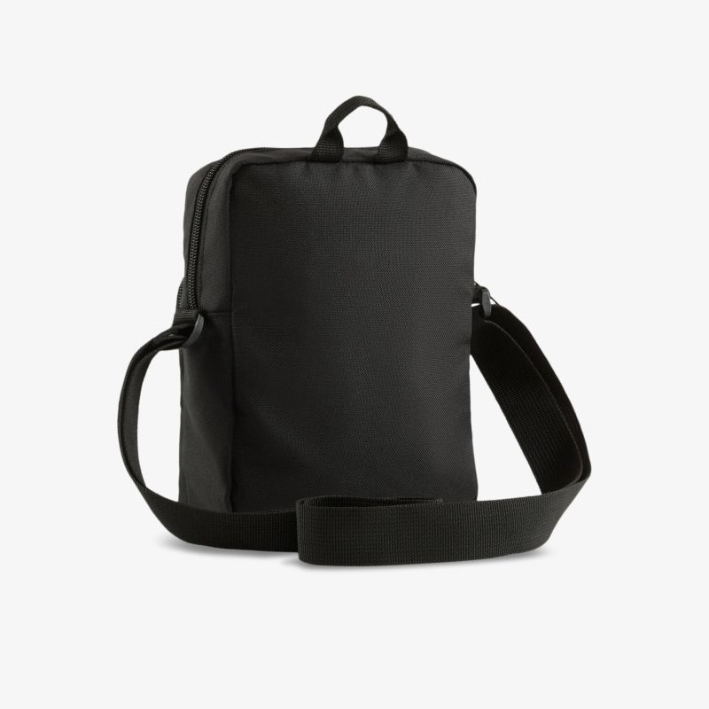 Schwarze kompakte Umhängetasche mit verstellbarem Riemen, schlichtem Design und praktischer Handhabung